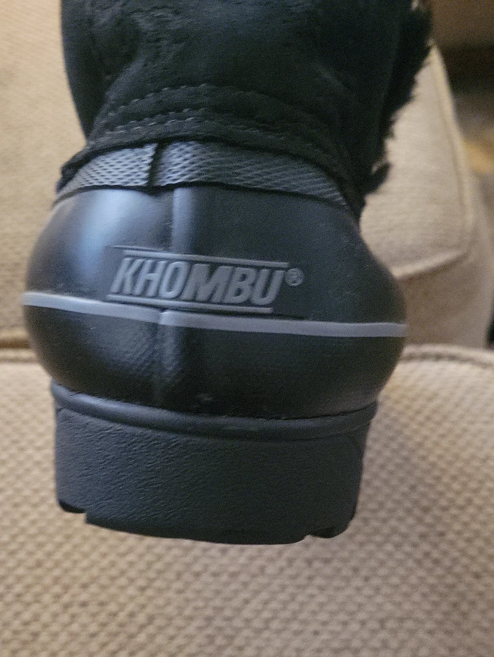 Khombu brand Women's Black Faux Fur Lace-Up Winter Boots Size 11